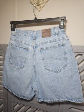 Vintage Lee Jeans Blue Denim Mom Shorts 10M 100% Cotton High Rise 26" Waist USA